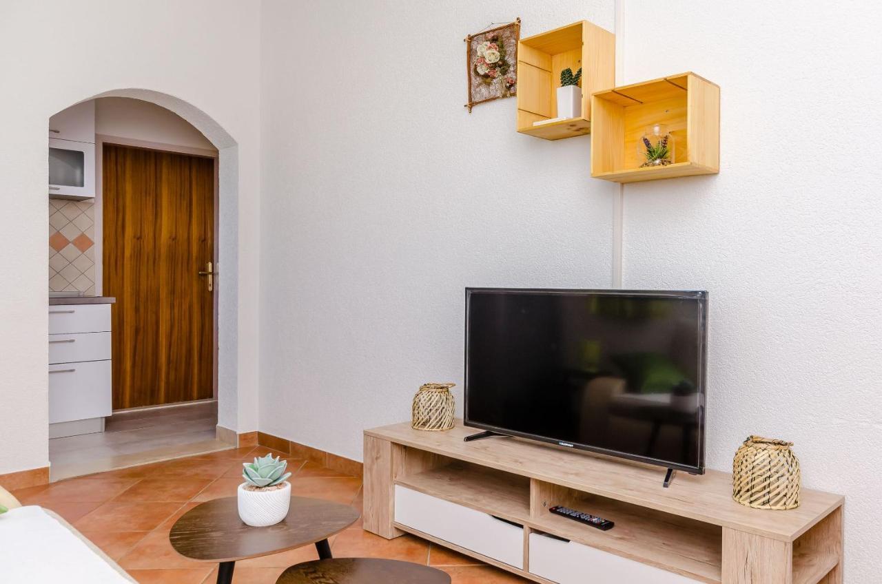 Apartment Piveta Trogir Exterior photo