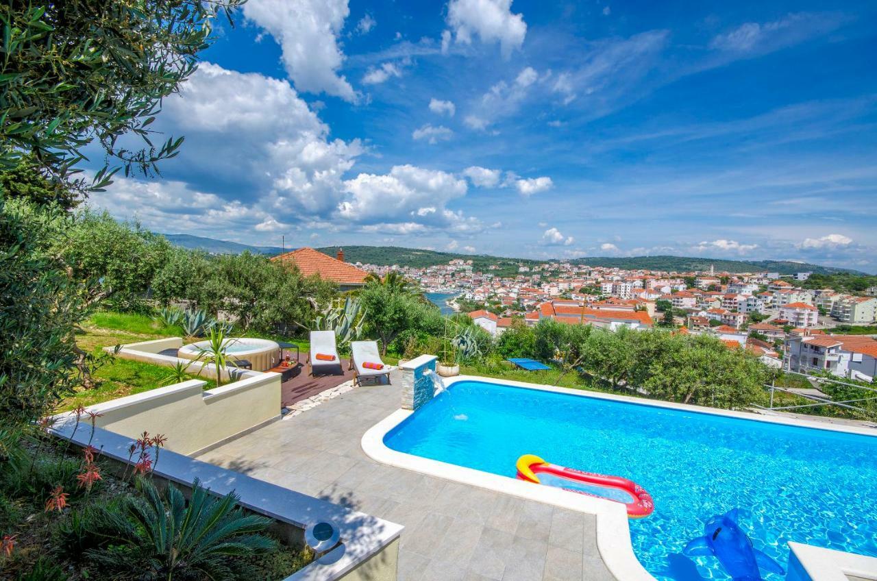 Apartment Piveta Trogir Exterior photo